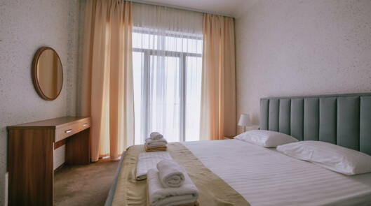 Люкс 2-комн вид на море (1 корпус)